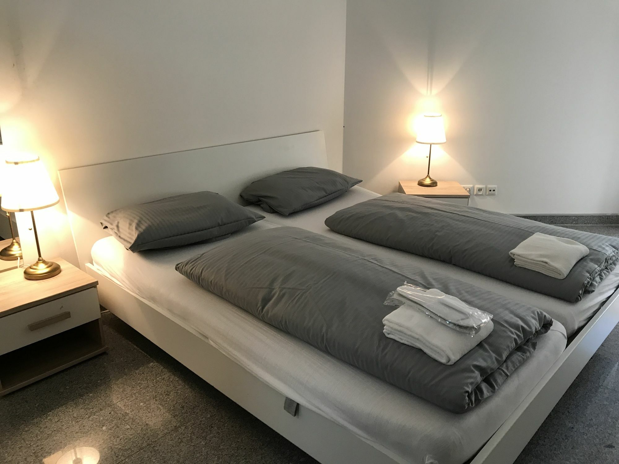 Kn Kahtan Boarding House Apartment München Ngoại thất bức ảnh