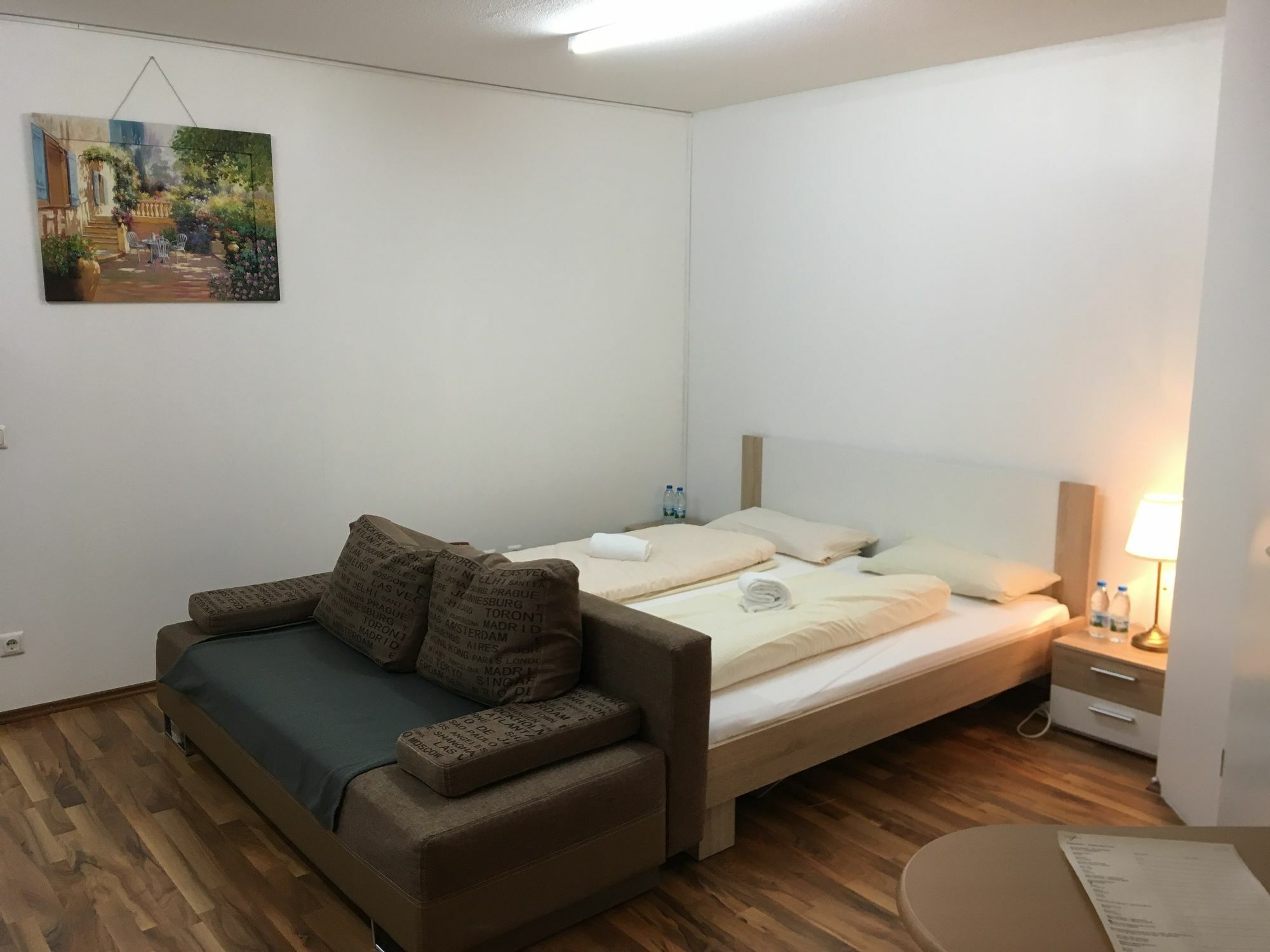 Kn Kahtan Boarding House Apartment München Ngoại thất bức ảnh